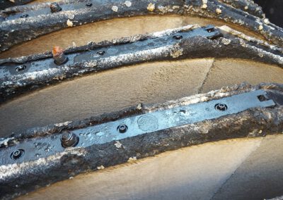 Pile filter cloths on disc and drum filters